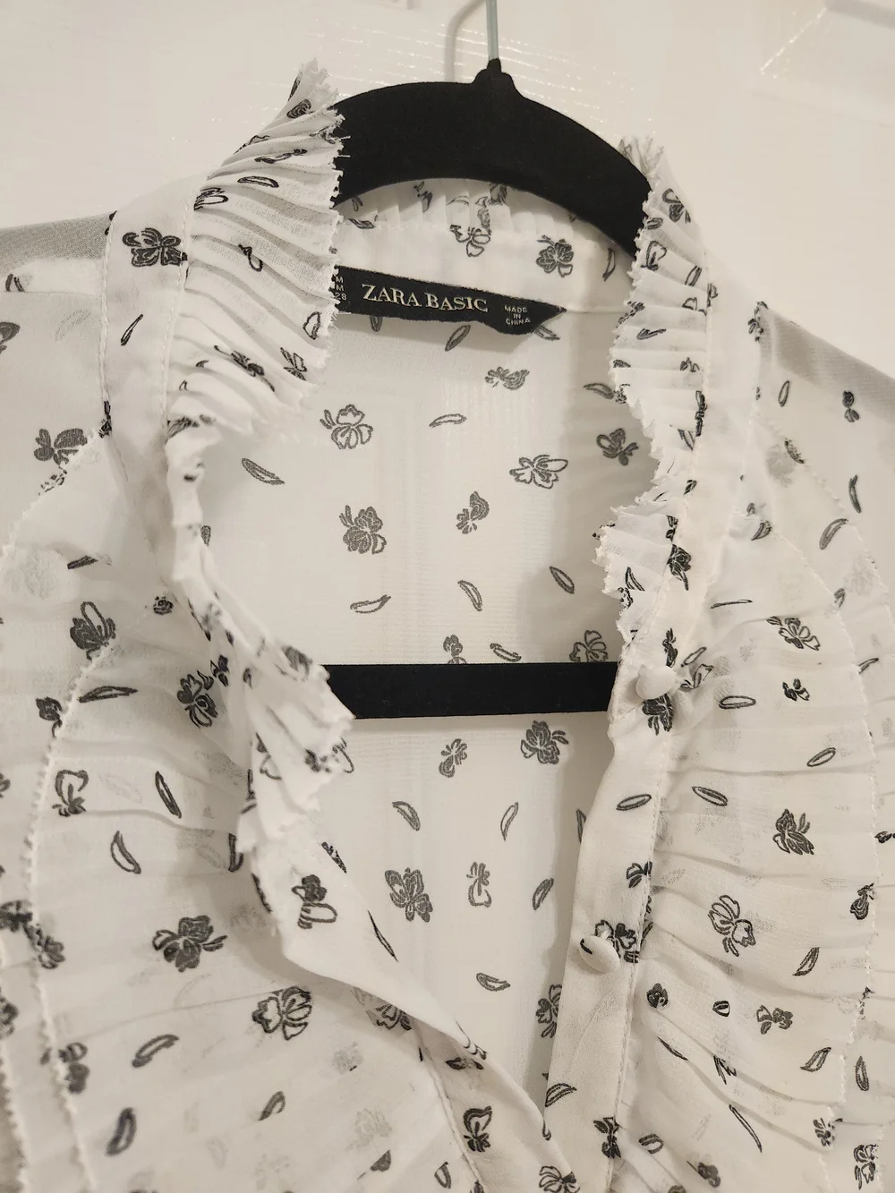 Zara White Sheer Cottagecore Blouse with Black Floral and Ruffle Collar - Sz SM